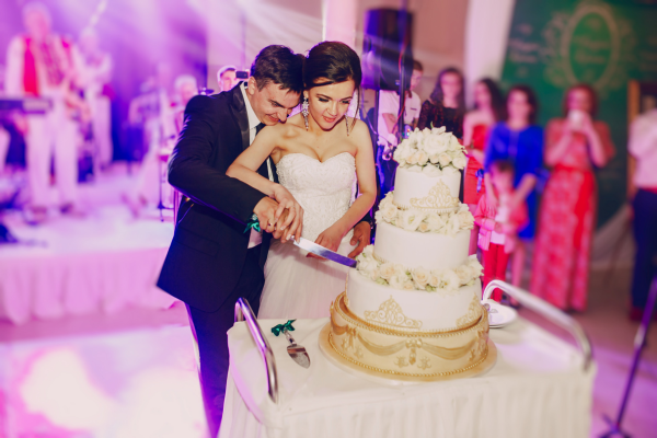 cake-cutting-wedding